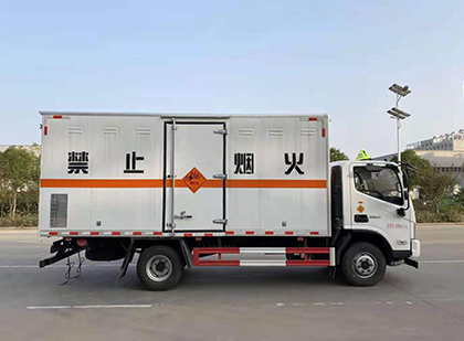 荥经爆破器材运输车